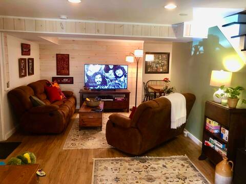 Private entry walkout basement suite, walk to VT.