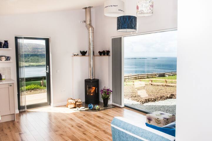 Blue Moon Studio, Lochbay, Waternish, Skye.