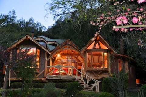 Magic Mountain house in Cajon del Maipo.