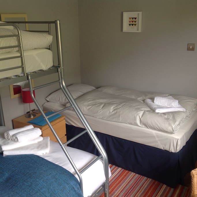 Cosy family room sleeps 4