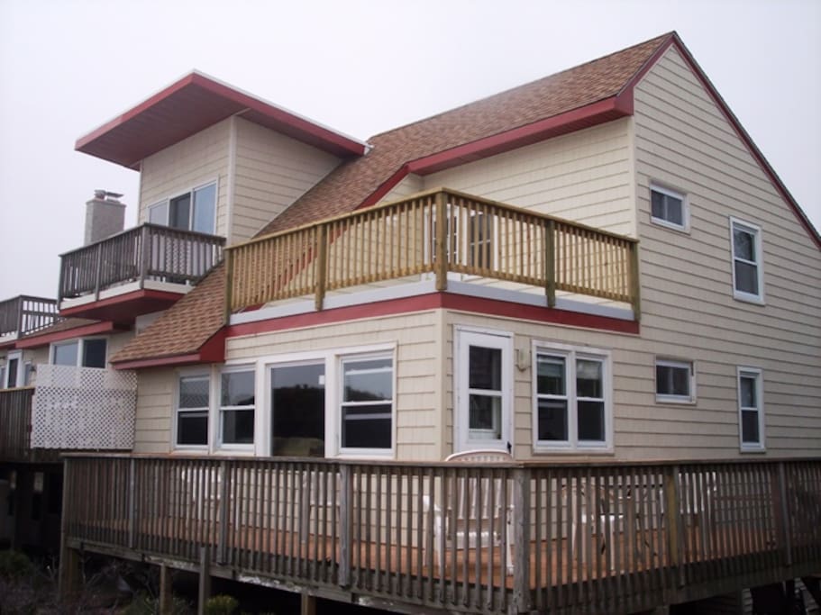 2 large oceanfront decks