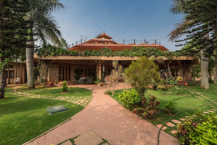 Artistic Villa