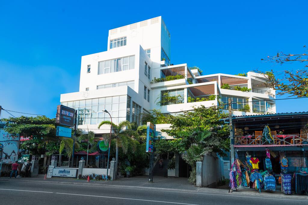 Refresh Hotel
