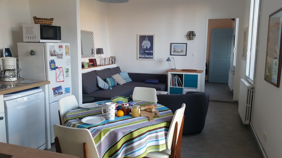 Popular Airbnb listing: House with garden near VIeux Port and seaside in Marseille 7e Arrondissement