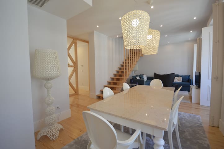 T3 Duplex. Terreiro do Paço. AC