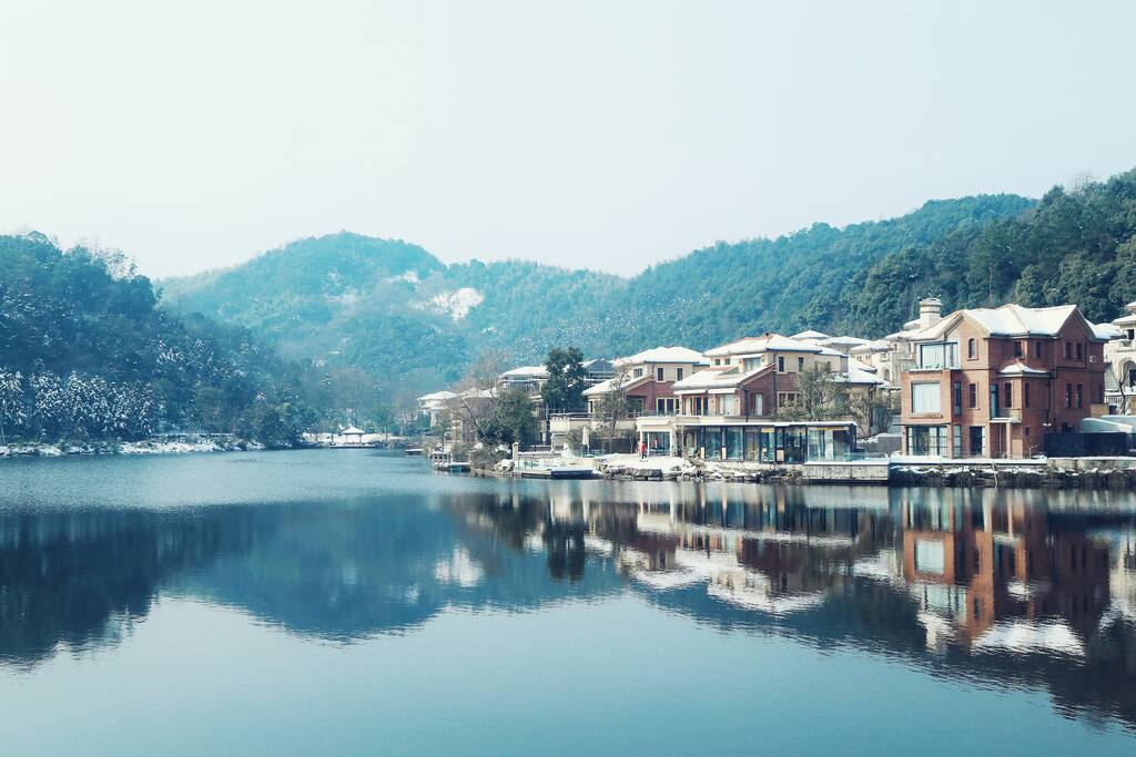 远眺雪景青垆