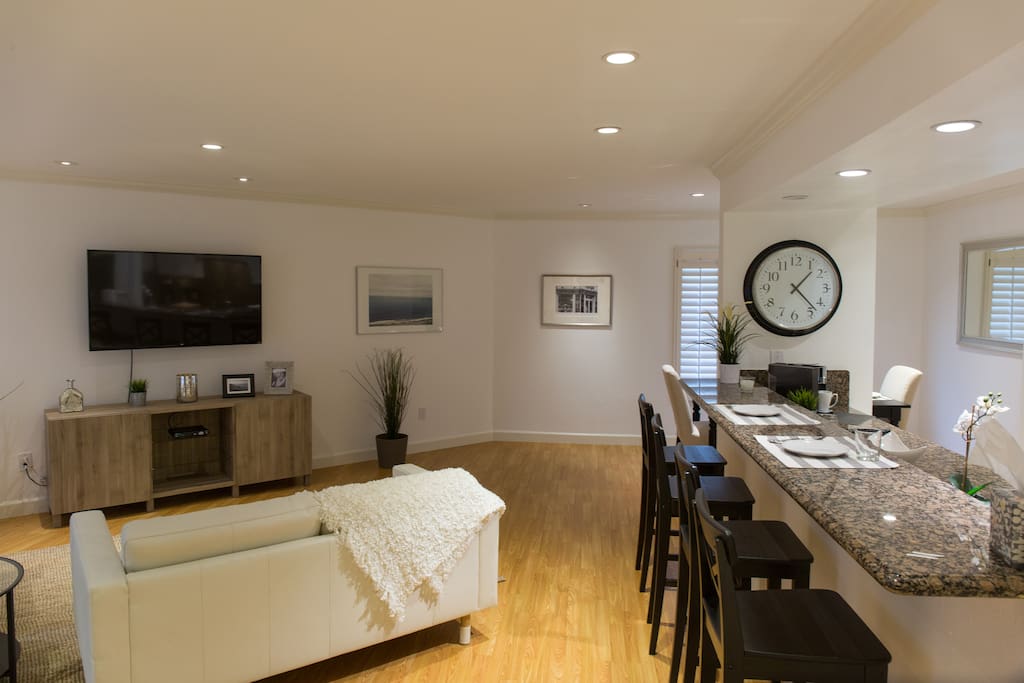 Flat screens with cable and wi-fi