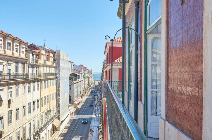 Deluxe with balcony by MS Apartments gallery image 4