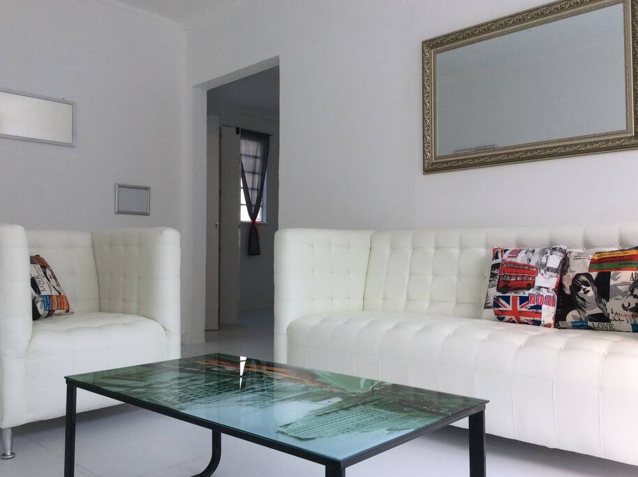 SALA MUY CÓMODA
