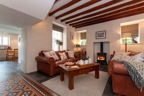 Successful Airbnb property: 5* Luxury Seaside Holiday Home Newport/Parrog in Newport