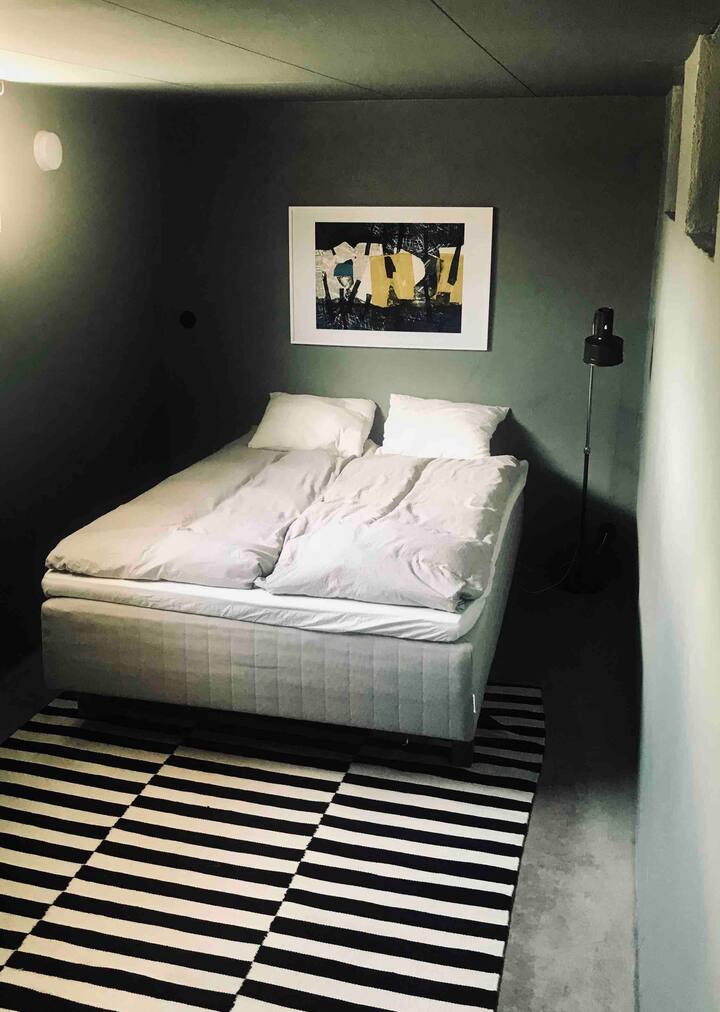 חדר שינה במרתף