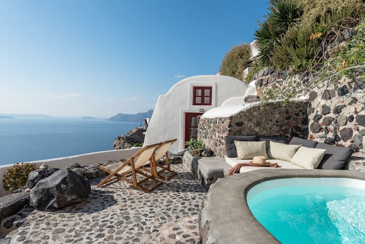 Parathira Cave Houses by Cycladica gallery image 2