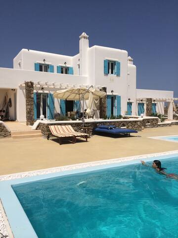 Mykonos Villa gallery image 4