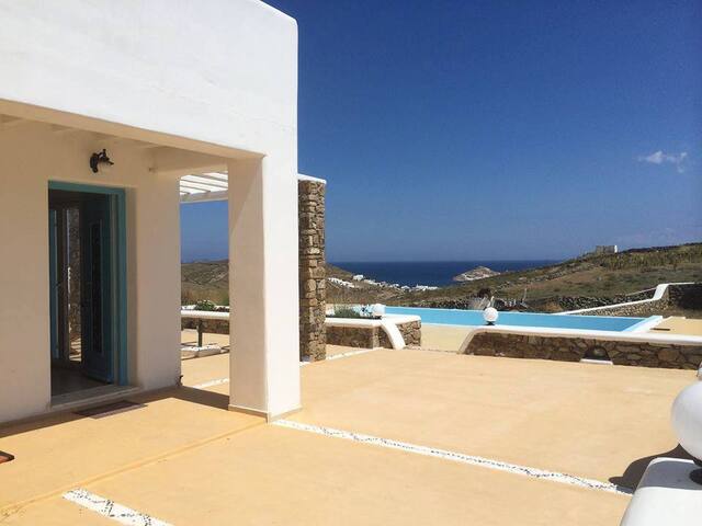 Mykonos Villa gallery image 3