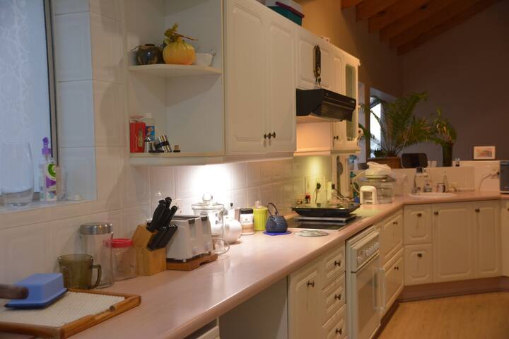 Endless Seaview Cosy 4 bedroom Home LavenderLaine gallery image 2