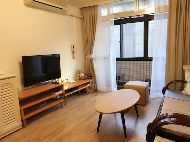 3 bedroom apartment in Taipei City, near MRT O10
