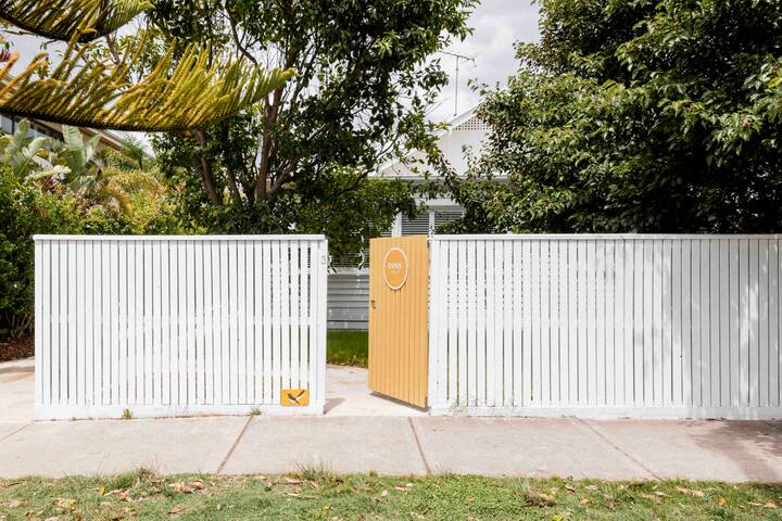 Cosy At Front Beach Torquay gallery image 4