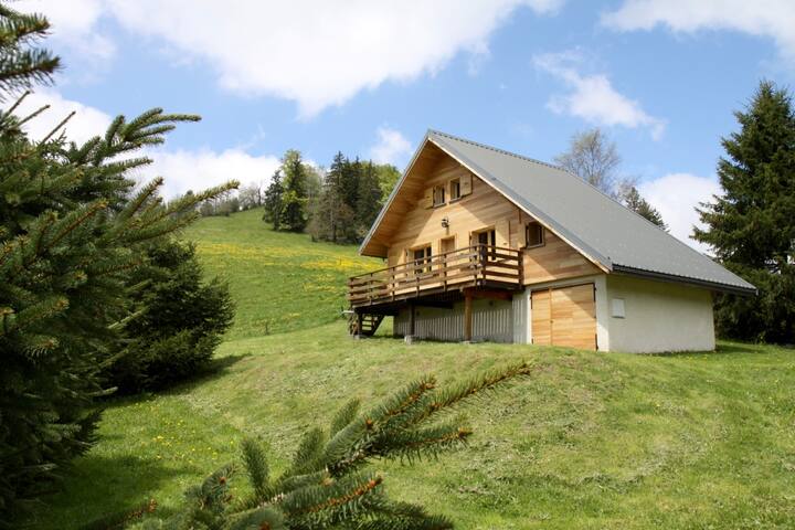 CHALET 6 people, Large Terrain, QUIET - 4 beds