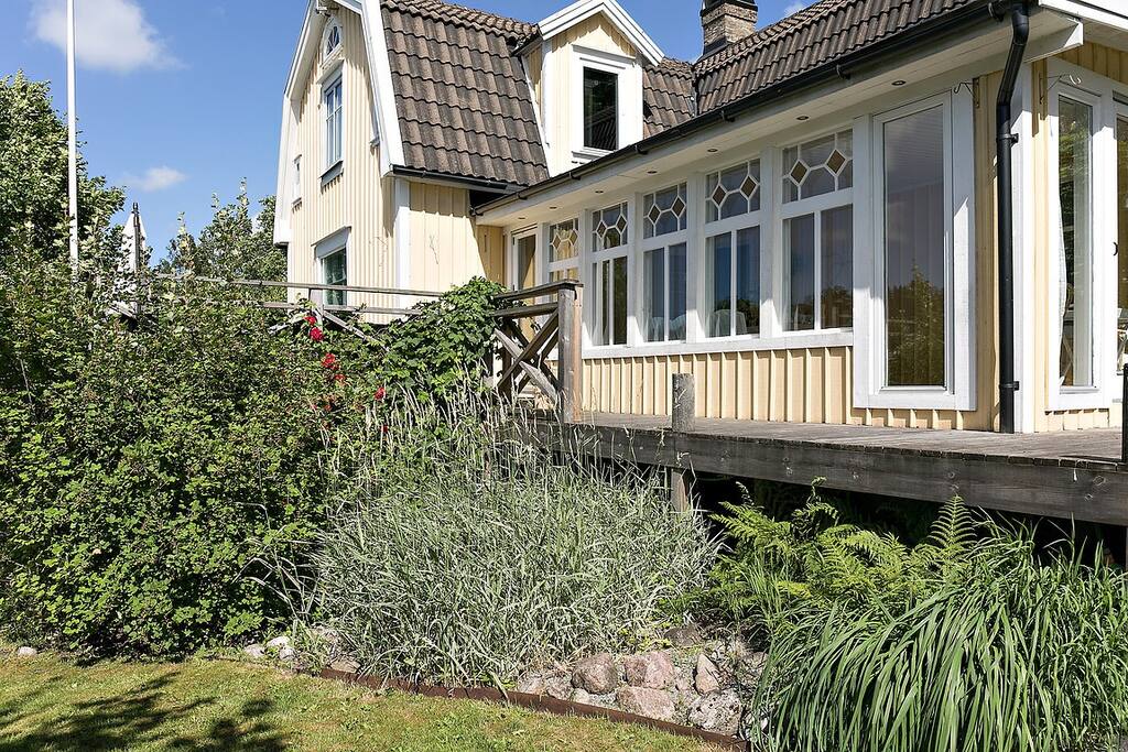 The house from the garden