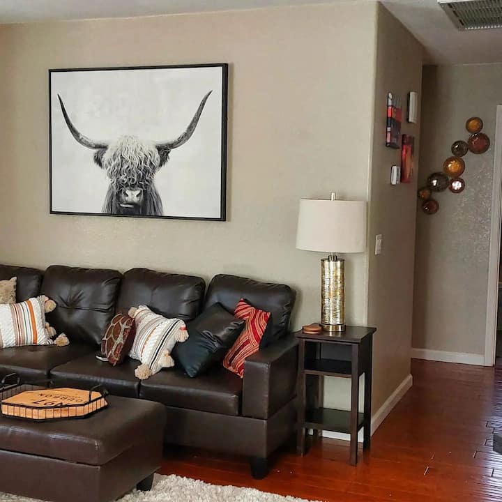 Cheerful 3 Bedroom Home With Heated Pool. - Casa Grande, AZ