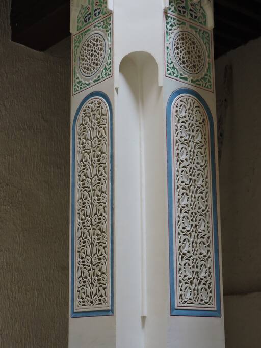 poteau sculté