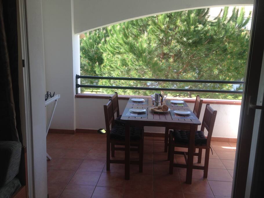 Balcony dining