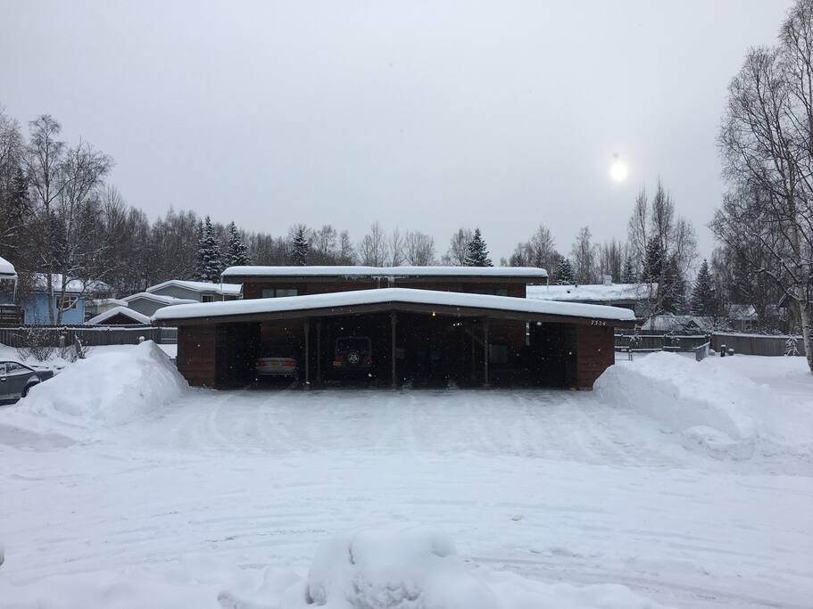 Winter covered Parking! Cross country ski trails nearby.