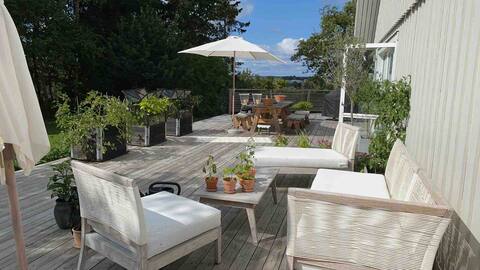 Villa, 200 m2 terrace & 5 minute walk to sea bathing