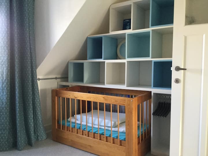peuterbed in juniorkamer