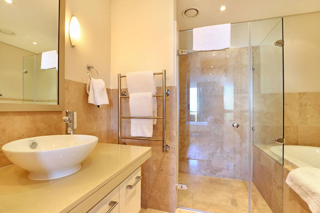 Master Bedroom En-suite