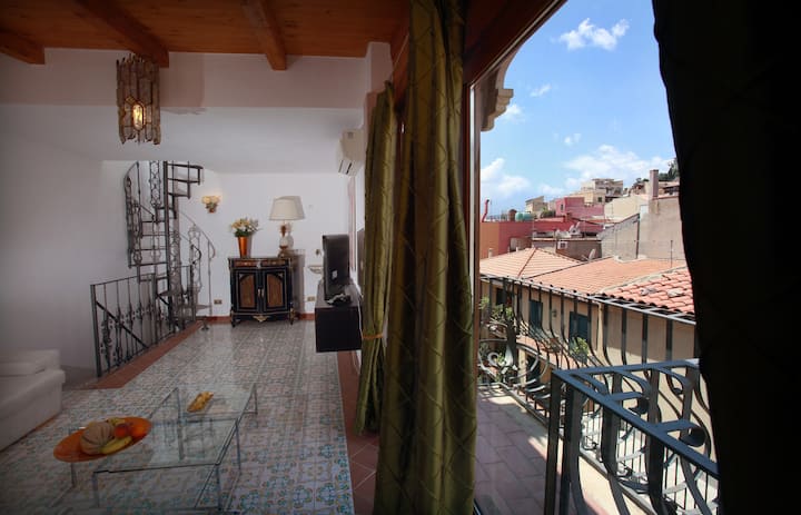 Luxury villa Taormina city center with terrace