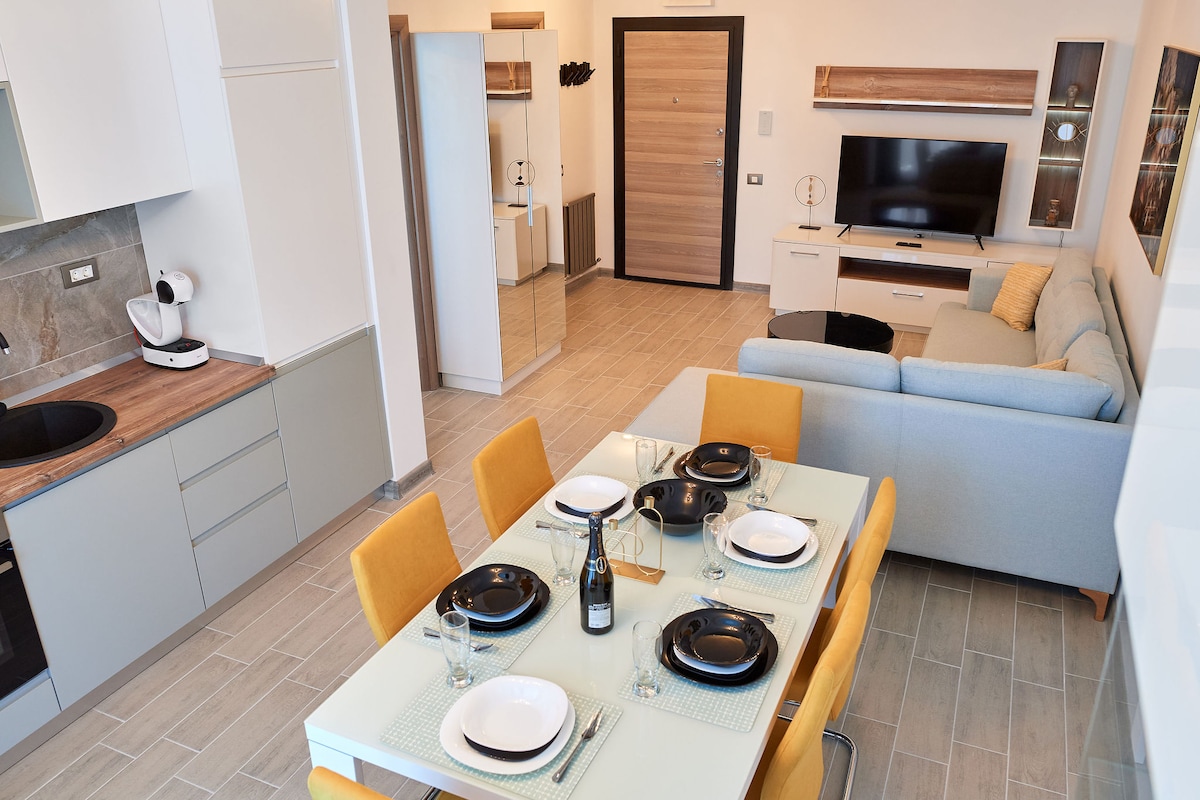 Aqua Vista Mimosa Luxury Alezzi Beach Resort — Apartment — vacation rental at Alezzi Beach Resort, Mamaia Nord, Constanța, Romania — property photo 8 | Aqua Vista Rentals