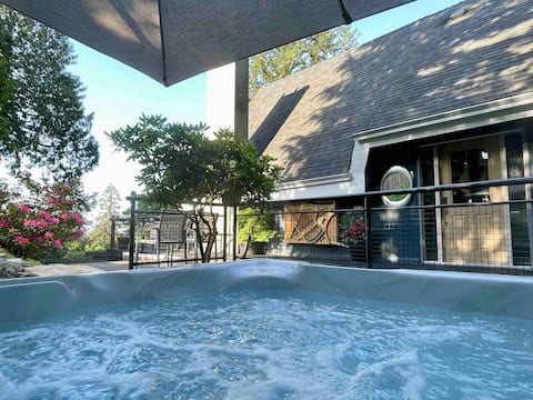 Coastal Contemporary Retreat with Private Hot Tub