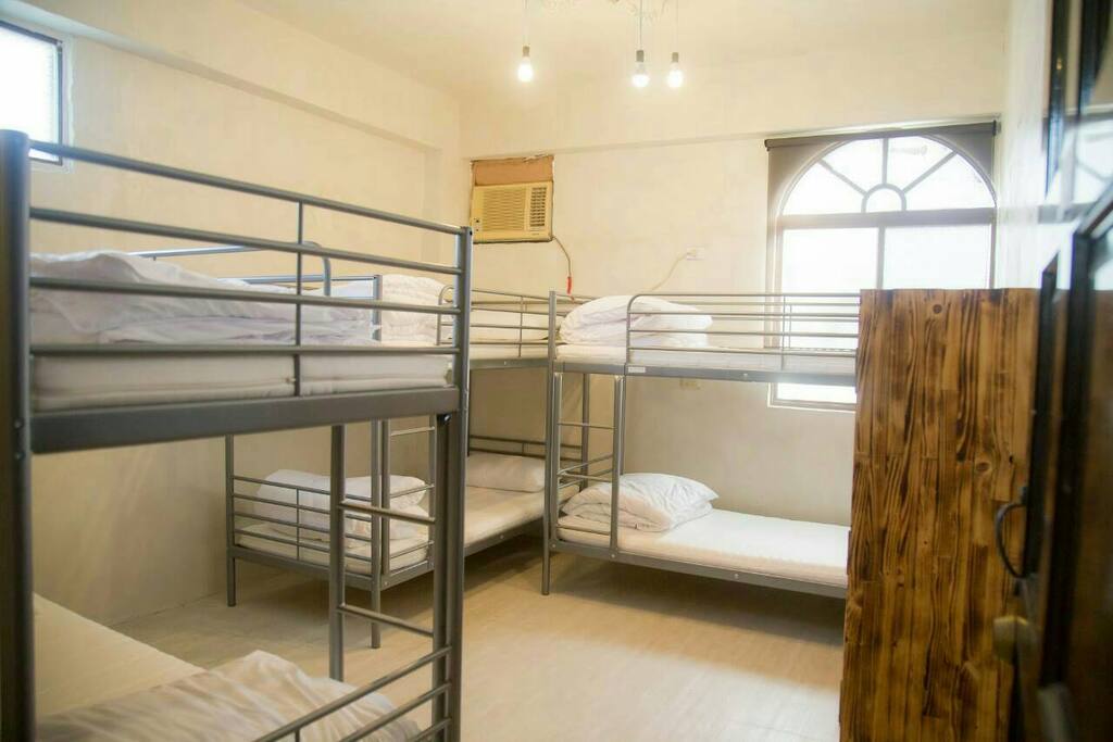 Dormitory Bed(背包床位)
