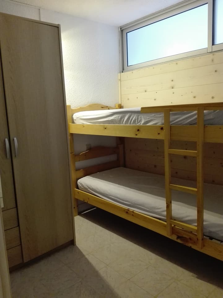 Slaapkamer 2 stapelbedden