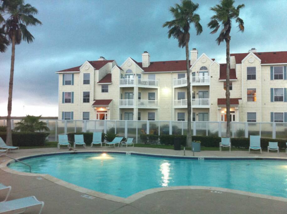 Large pool, heated in winter
