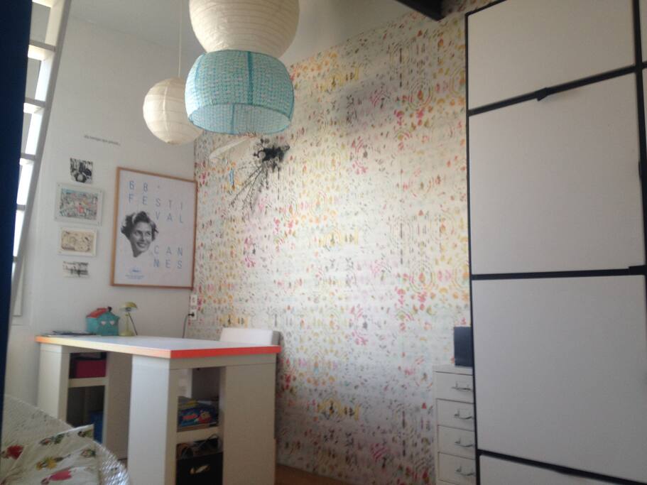 Le bureau de vôtre chambre