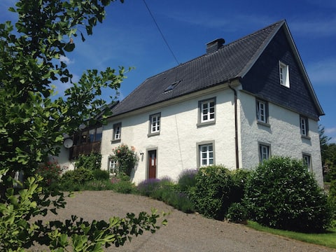 sep. apartment in historic house