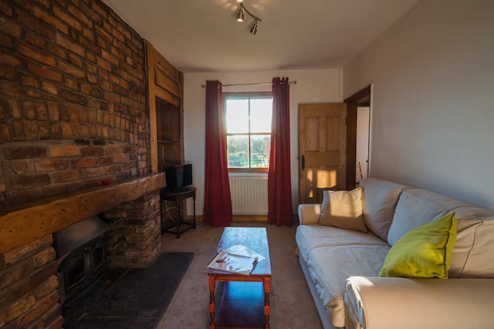 Lamb Cottage - Quaint Cottage By Tatton Stays - Knutsford
