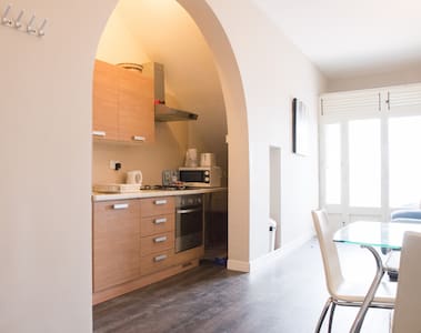 Seafront - The Rock - Ground Floor