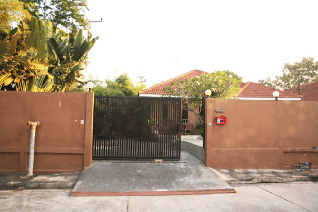 Gated Entrance for Privacy and Security