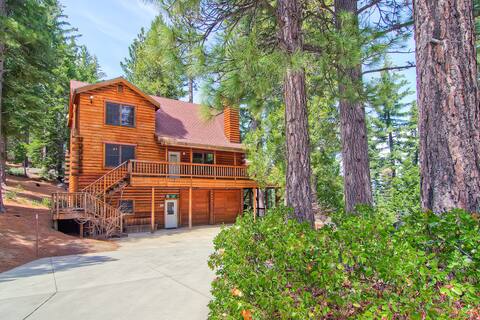 Yosemite's Scenic Wonders Cabin