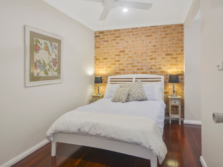 Upstairs Bedroom 2.