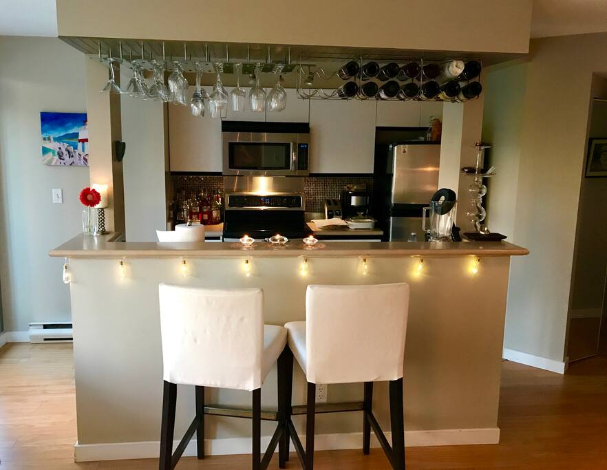 Breakfast Bar & Kitchen
