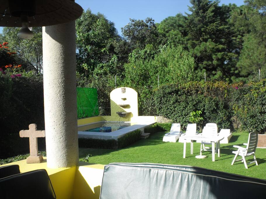 TERRAZA, JARDIN Y ALBERCA