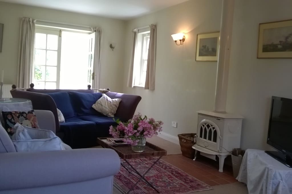 The sitting room towards the sun room