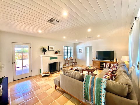 Top Airbnb: Historic Spanish Casita NEW Pool + Spa 2BR #217248 in La Quinta