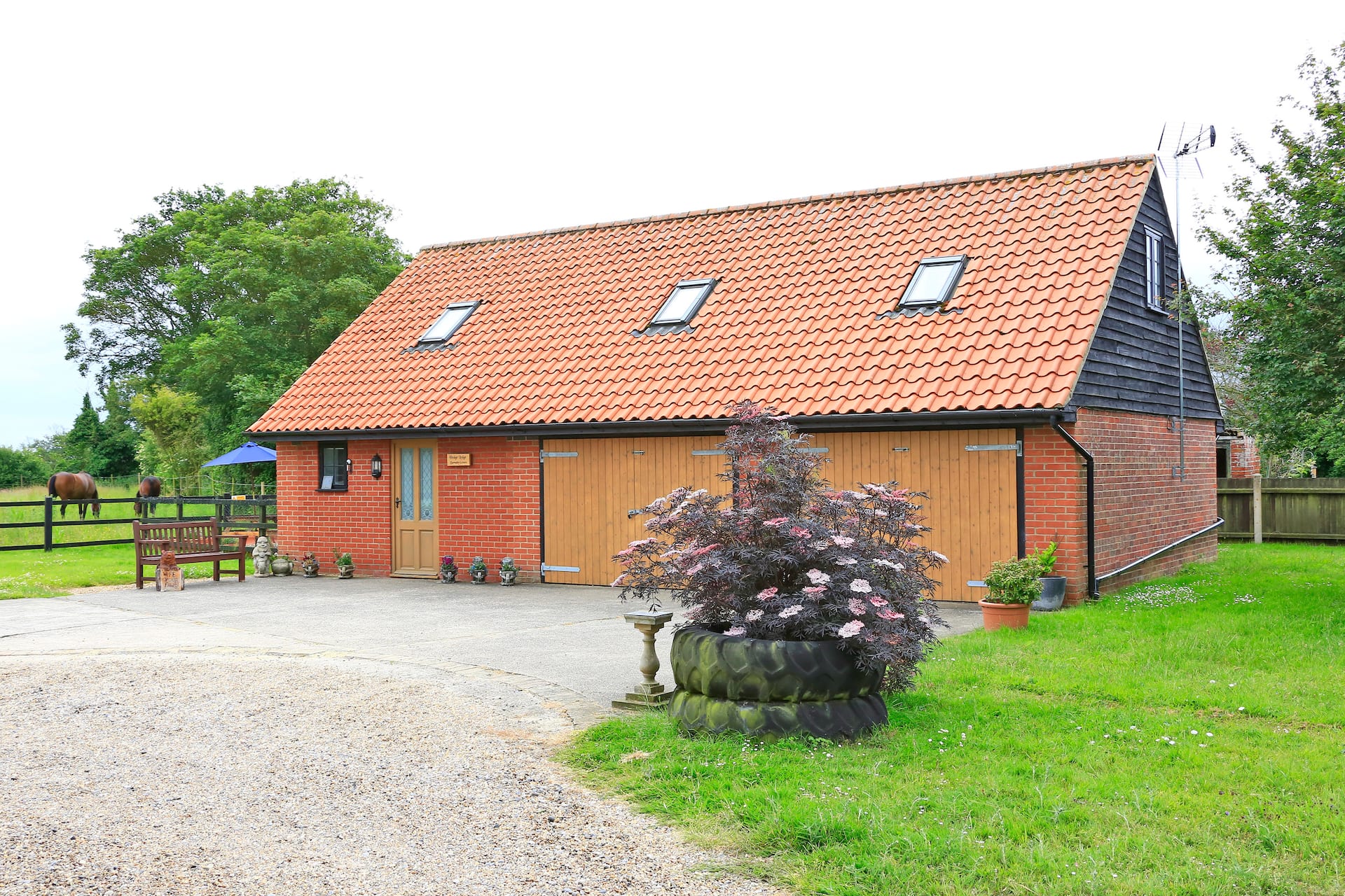 Hedge Lodge