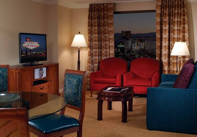 Luxury 2 Bd Marriott Grand Chateau on Vegas Strip gallery image 2