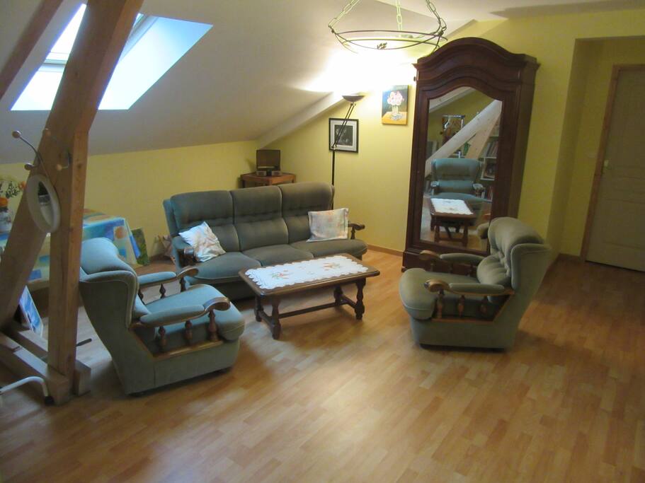 Salon commun aux locataires.